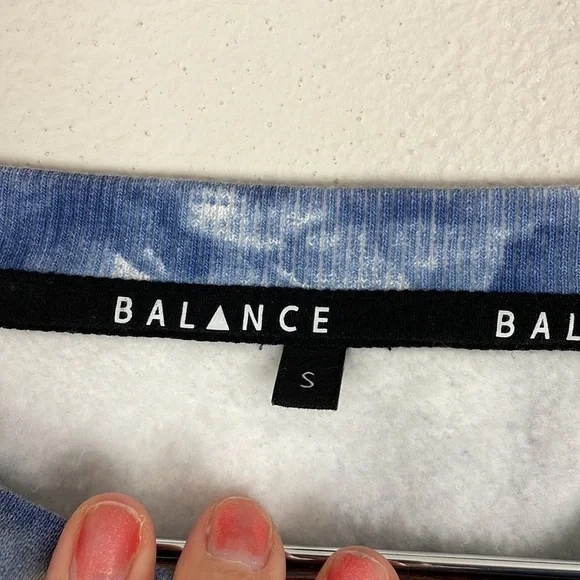 BALANCE Athletica Essence Crop Sweatshirt Sweater - Picture 5 of 9